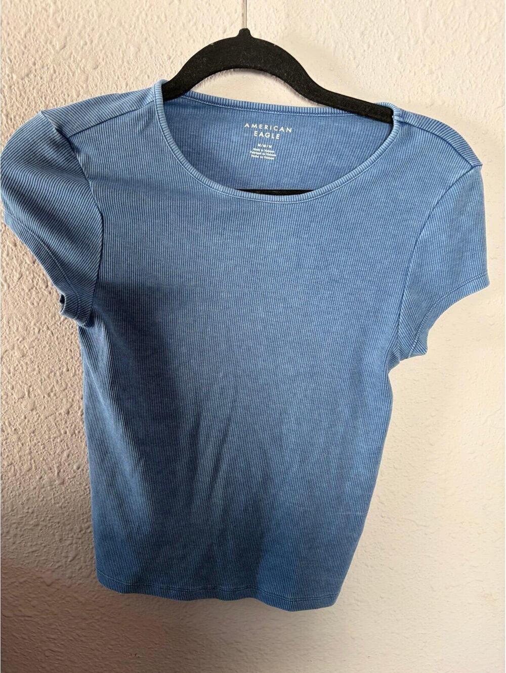 American Eagle blue tee size M